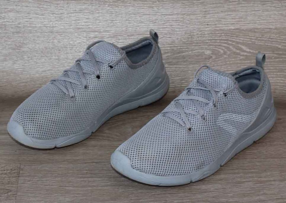 Basket de Marche Textile Mesh Gris Newfeel Decathlon - Taille 45 – Occasion très bon état - julfripes